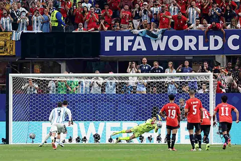  شوبير يقود ميسي إلى رقم سلبي غير مسبوق في تاريخ كأس العالم